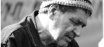 BLUES Y OTROS POEMAS. El canto duraba lo que su voz permanec�a en el aire. La poes�a comparte la naturaleza de lo vital. Por Anahi Cao