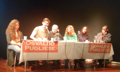 ltima mesa del XV Festival Latinoamericano de Poesa en el Centro. Coordina Carlos Aldazabal