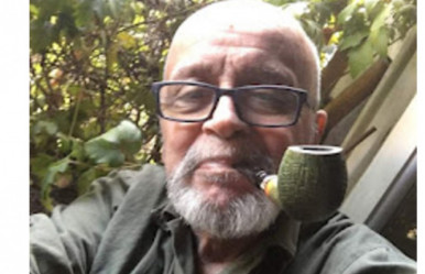 UN ARCA VAC�A SE NOS ANTOJ� EL ALMA, Revoluci�n, divino tesoro de Jorge Aulicino por Alfredo Lemon